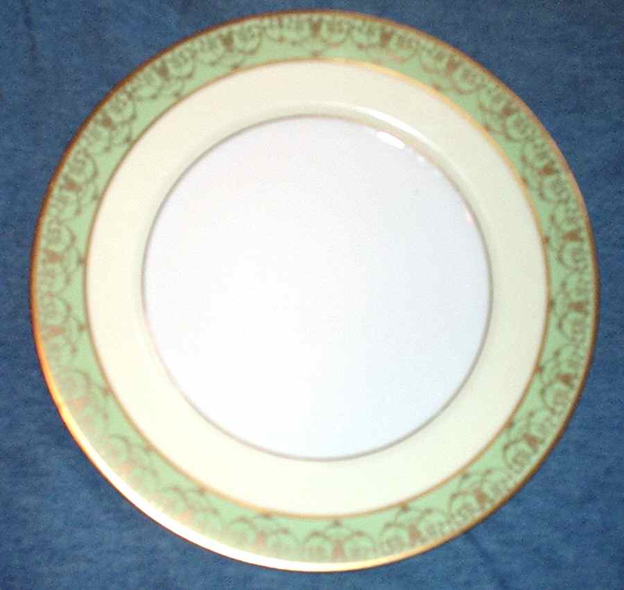 HUT1872 Dinner Plate by Hutschenreuther-1