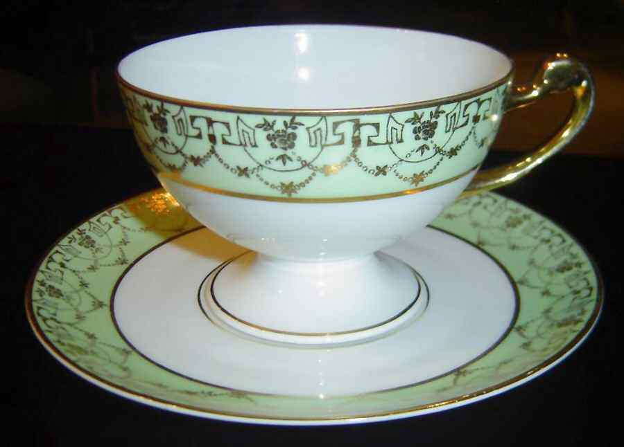 HUT1872 Footed Cup & Saucer Set by Hutschenreuther-1