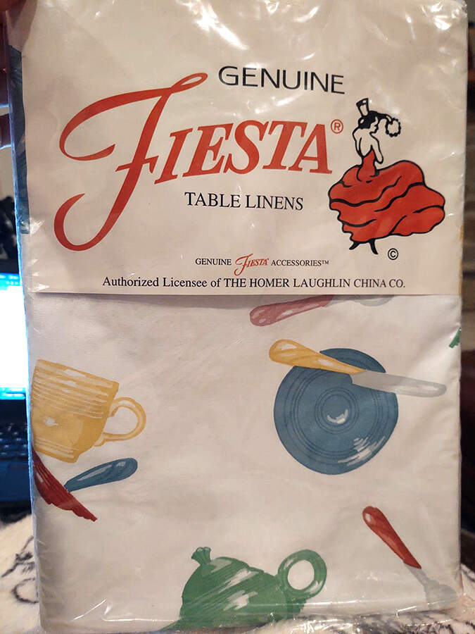 Fiesta Accessories Oblong Flannel Backed Vinyl Tablecloth by Homer Laughlin -1