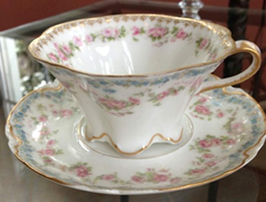 Schleiger 271-4 Footed Cup & Saucer Set by Haviland-1
