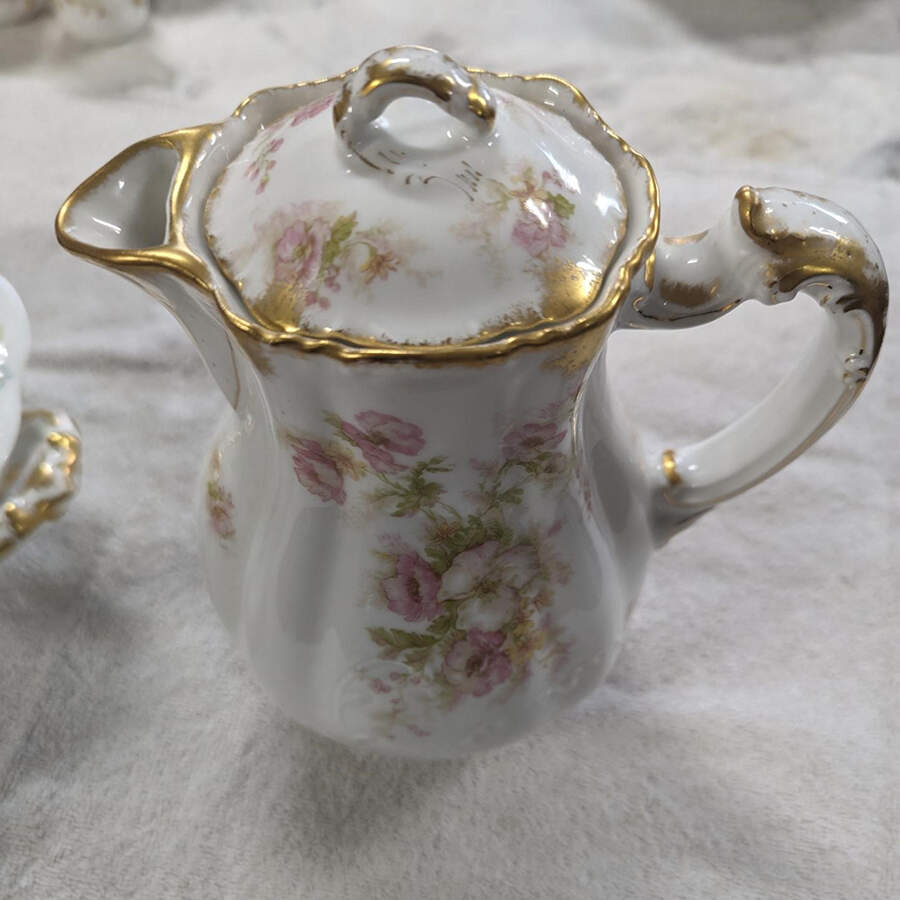 H3888 Teapot & Lid by Haviland-1