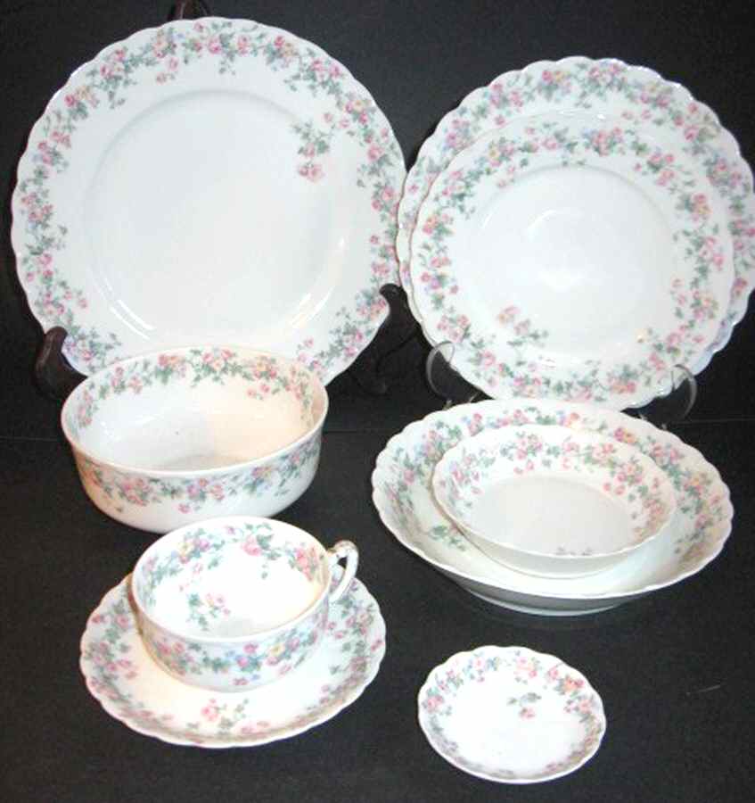 Schleiger 699-3 Dinner Plate by Haviland-1