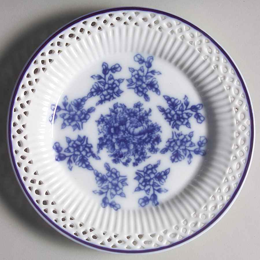HOQ1 Pierced Dessert/Pie Plate by Home Essentials-1
