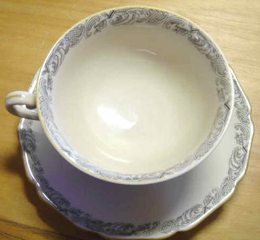 HUT1884 Footed Cup & Saucer Set by Hutschenreuther-1
