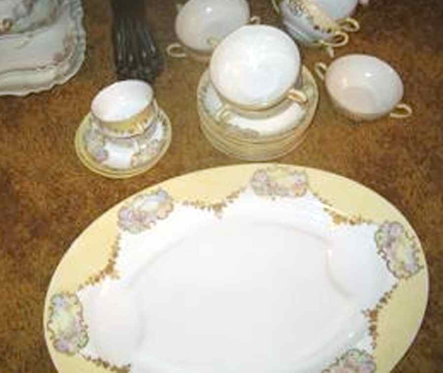 H3910 12" Oval Serving Platter by Haviland-1
