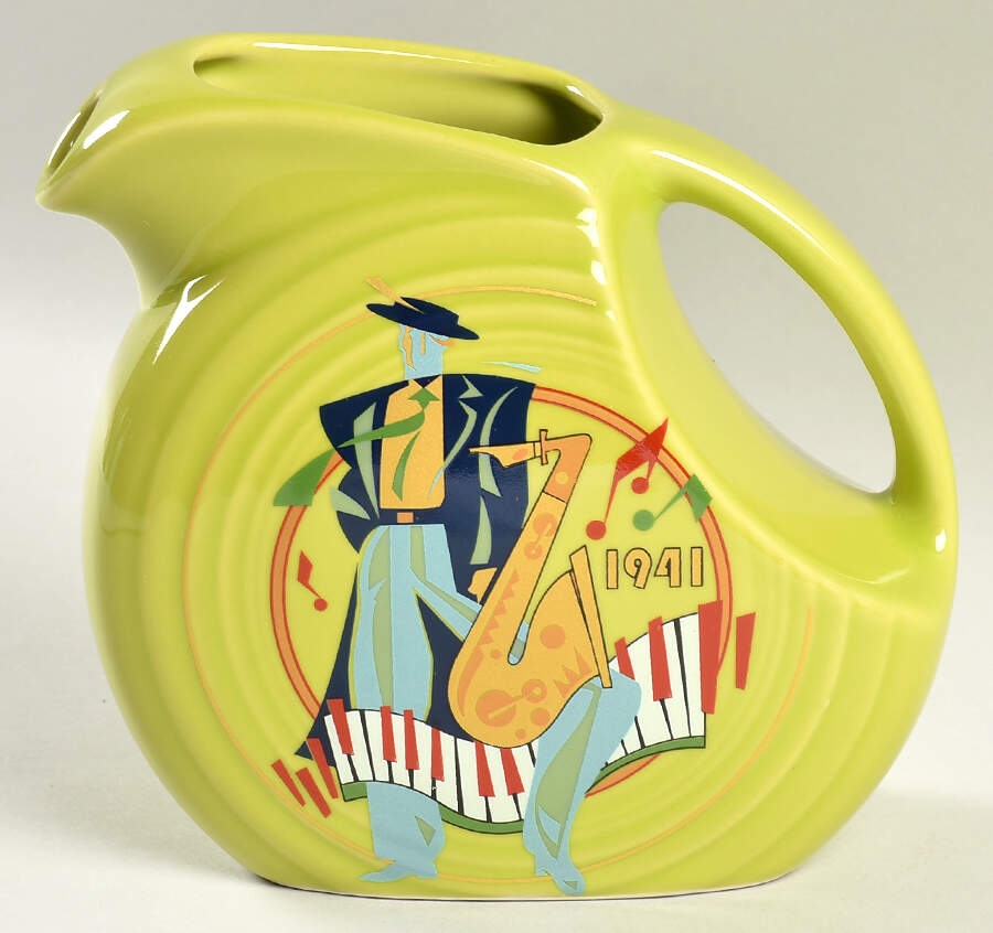 Fiesta Lemongrass (Intro 2009) 32 Oz Collector Club Pitcher by Homer Laughlin -1