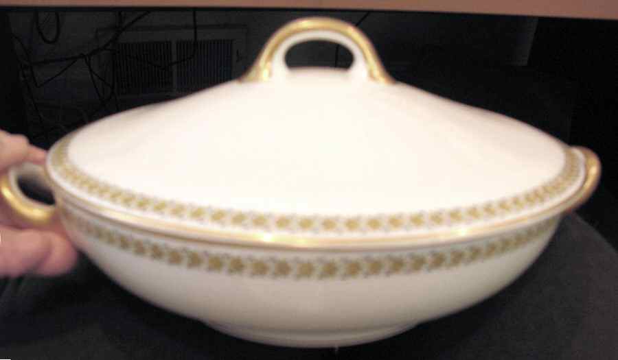 H3932 Round Covered Vegetable by Haviland-1