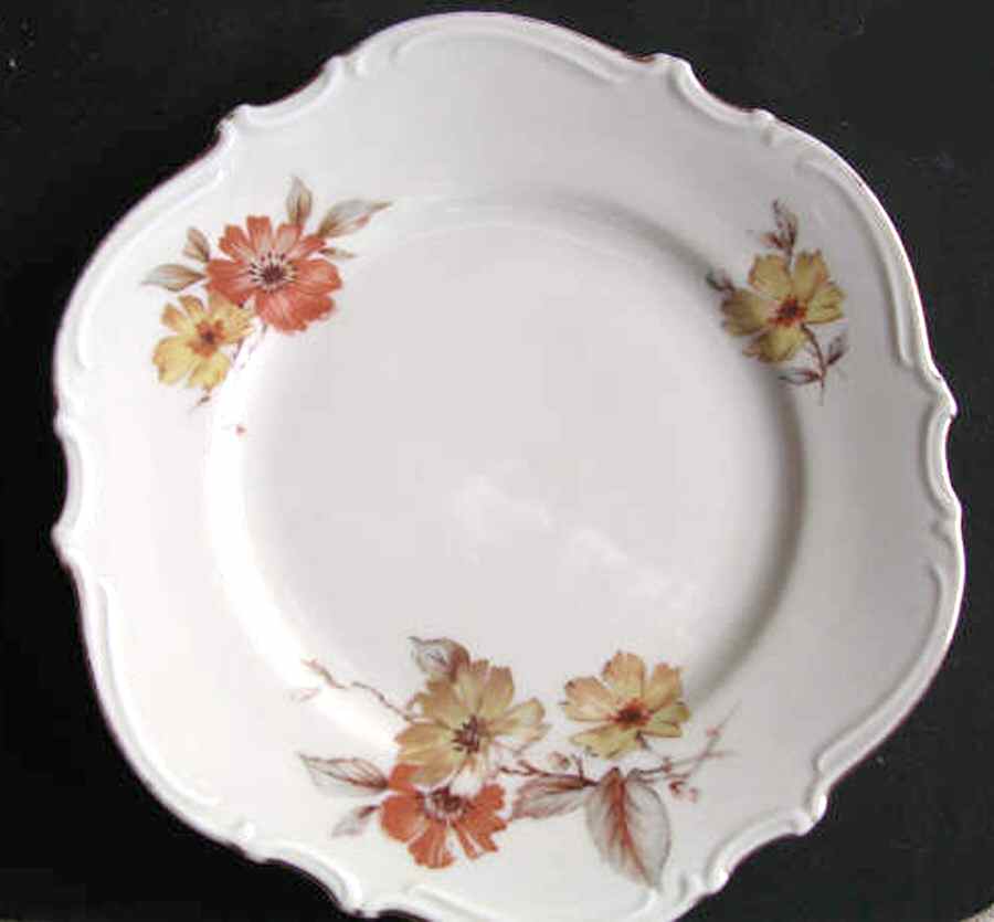 HUT1900 Dinner Plate by Hutschenreuther-1