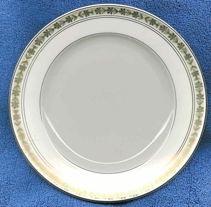 HUT1903 Dinner Plate by Hutschenreuther-1