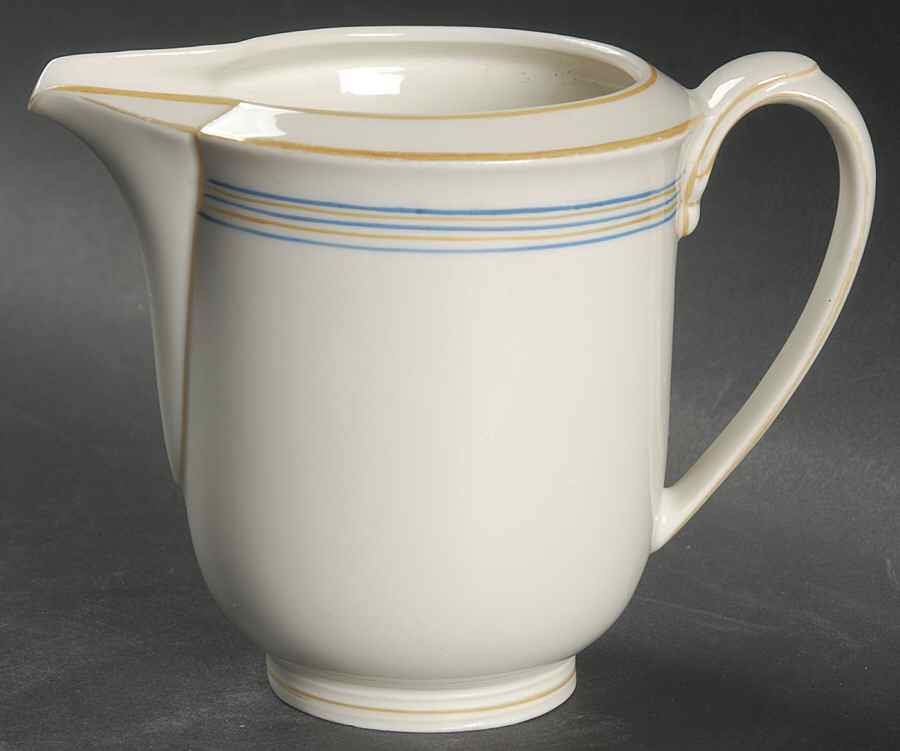 HUT1909 Creamer by Hutschenreuther-1