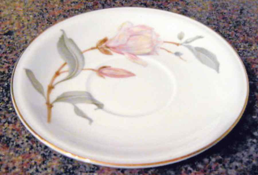 HUT1910 Saucer by Hutschenreuther-1