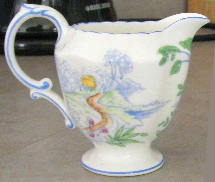 1296-1 Creamer by Hammersley-1