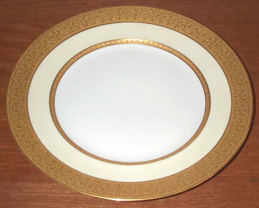 HUT1912 Dinner Plate by Hutschenreuther-1