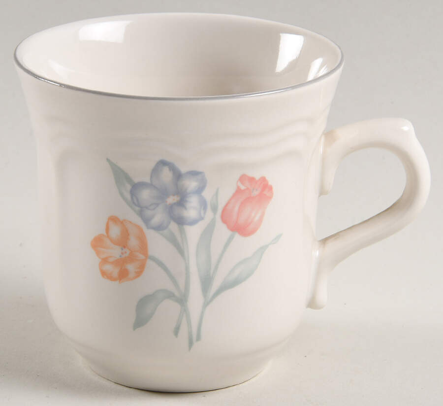K8250 Footed Cup by Home Beautiful-1