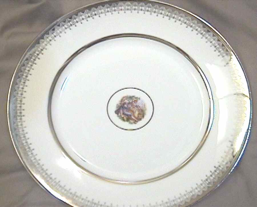 HUT1918 Dinner Plate by Hutschenreuther-1
