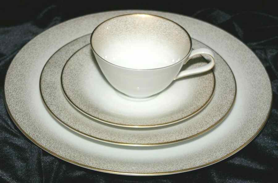 HC1160 Flat Cup & Saucer Set by Heinrich - H&C-1