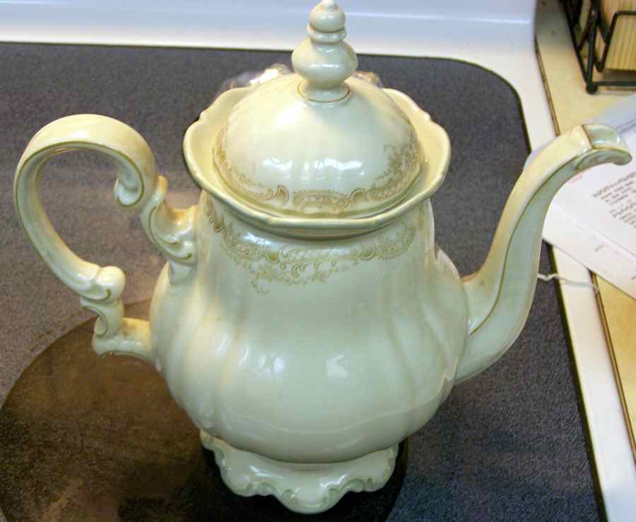 7369 Coffee Pot & Lid by Hutschenreuther-1