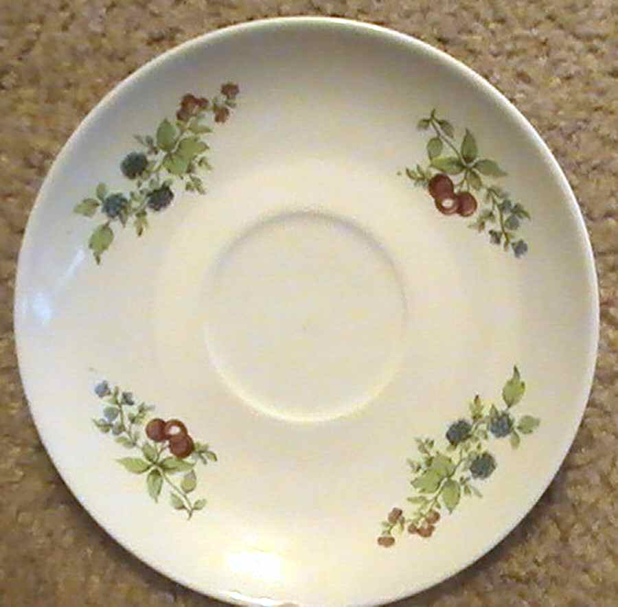 HEP61 Saucer by Graf Von Henneberg-1