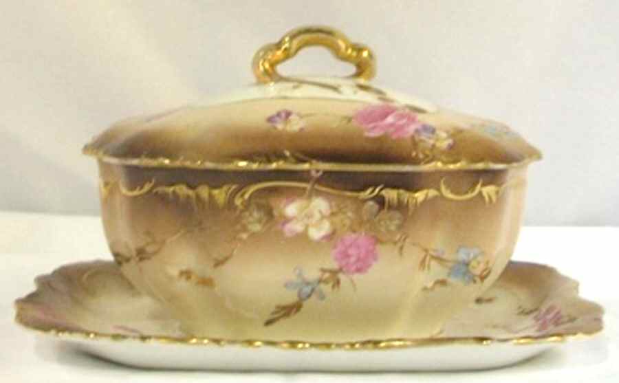 H3984 Gravy Boat w/Attached Underplate & Lid by Haviland-1
