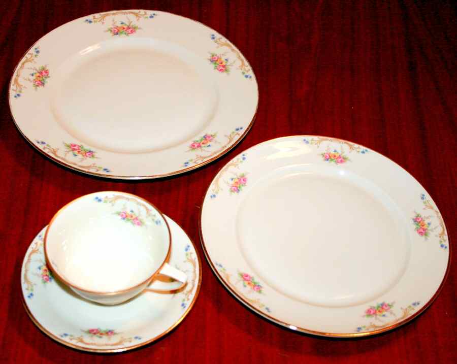 16810 Footed Cup & Saucer Set by Heinrich - H&C-1