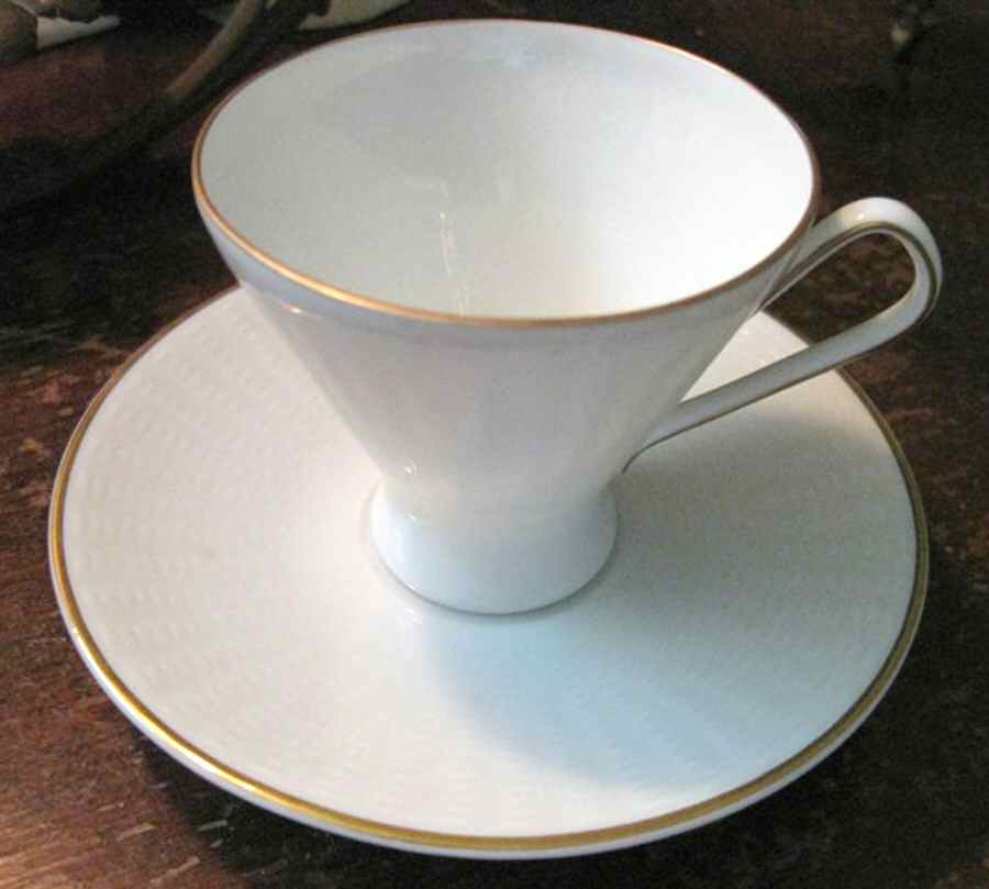 04065 Flat Cup & Saucer Set by Hutschenreuther-1