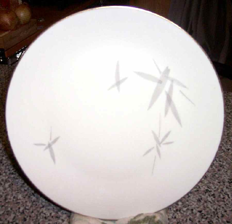 HUT1936 Dinner Plate by Hutschenreuther-1
