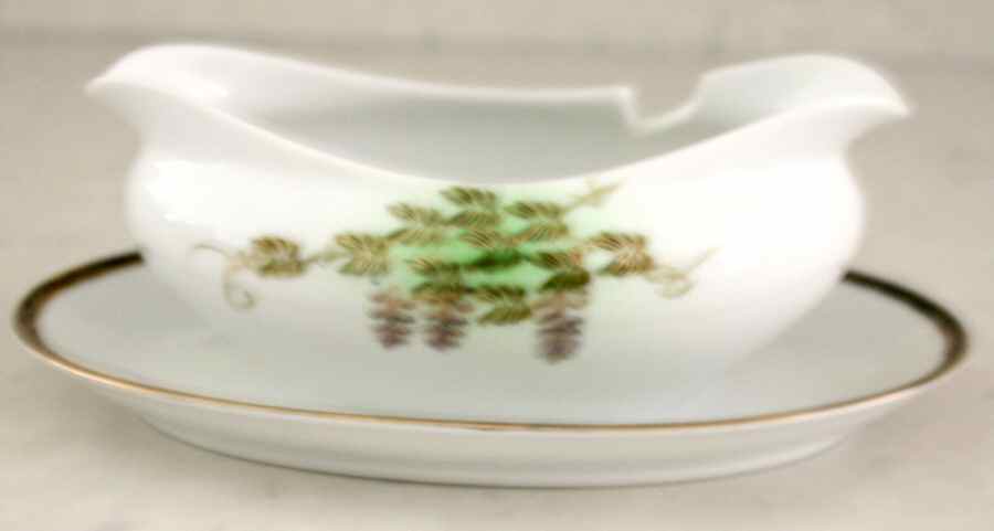 HYA34 Gravy Boat with Attached Underplate by Hayasi-1