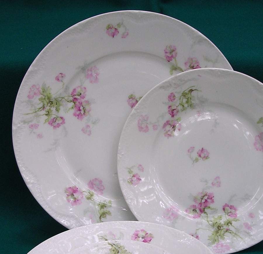 H3991 Dinner Plate by Haviland-1