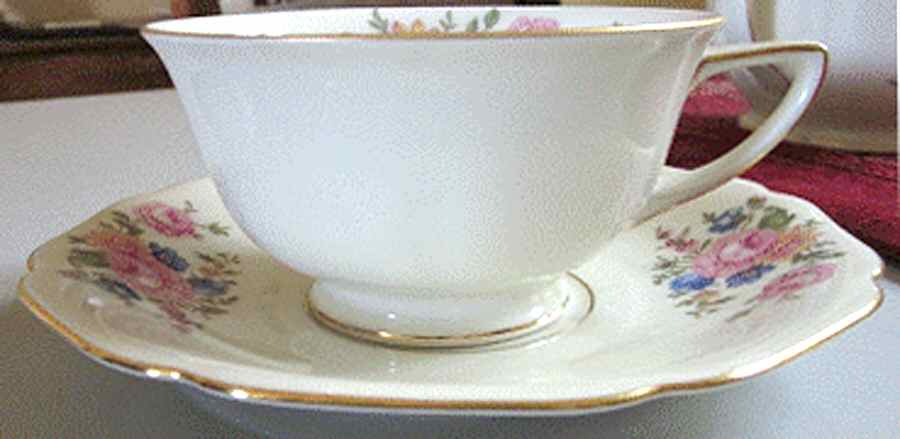 HC1172 Footed Cup & Saucer Set by Heinrich - H&C-1
