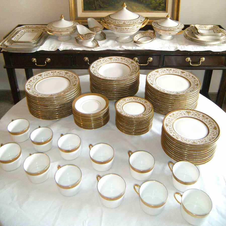 216959 Tureen &  Lid by Hutschenreuther-1