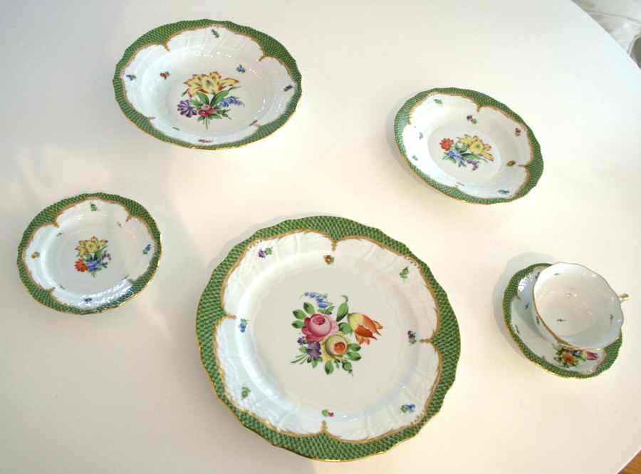 Printemps Green Border Service Plate (Charger) by Herend-1