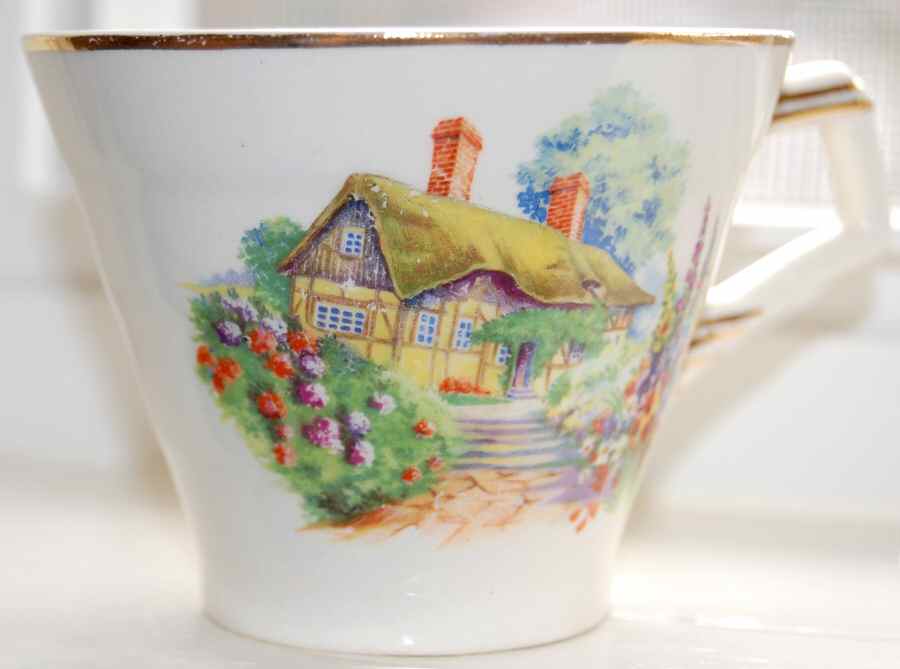 2341 Flat Cup by Hollinshead & Kirkham-1