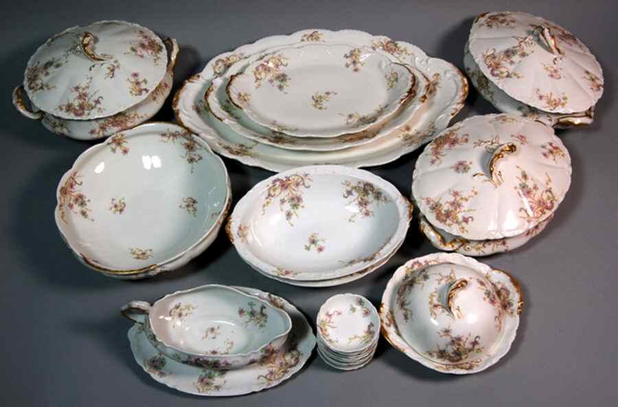 H4007 Oval Covered Vegetable by Haviland-1