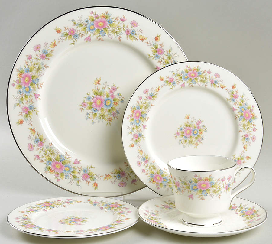 Flora 5 Piece Place Setting by Hallmark-1
