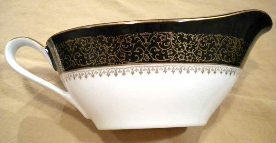 Hyde Park Gravy Boat by Hara-1