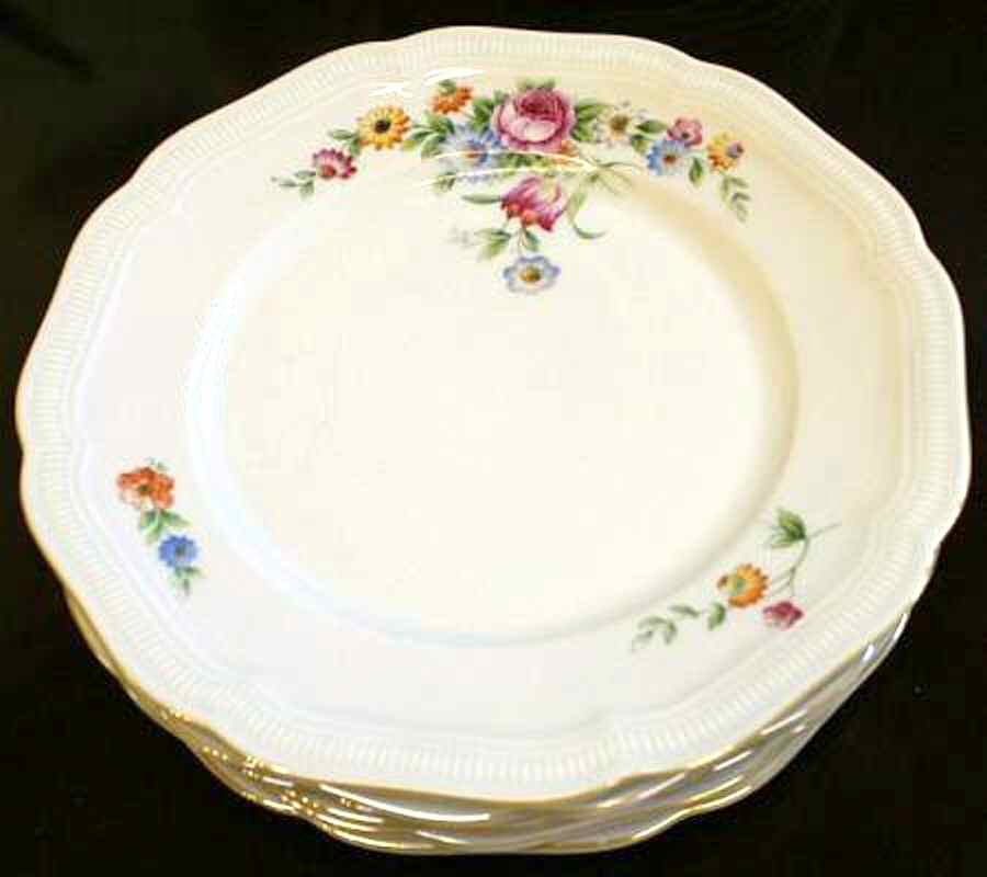 HUT1966 Dinner Plate by Hutschenreuther-1