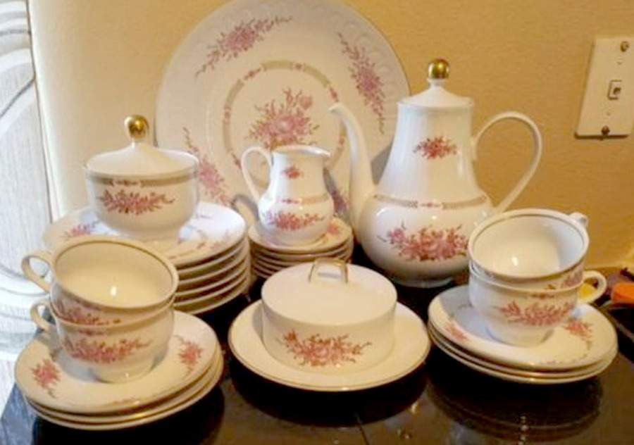 HEP65 Cake Plate by Graf Von Henneberg-1