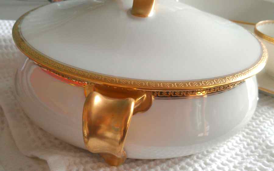H4021 Round Covered Vegetable by Haviland-1