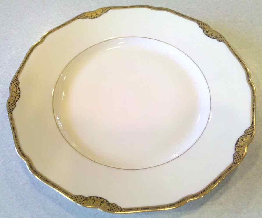 HUT1968 Dinner Plate by Hutschenreuther-1