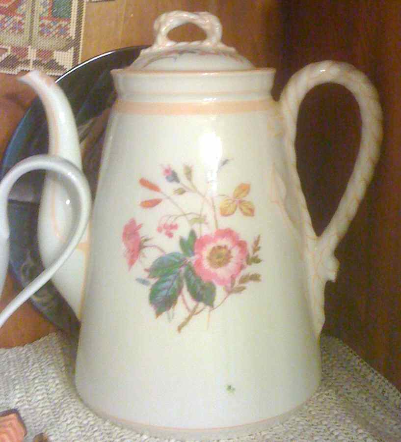 H4026 Coffee Pot & Lid by Haviland-1