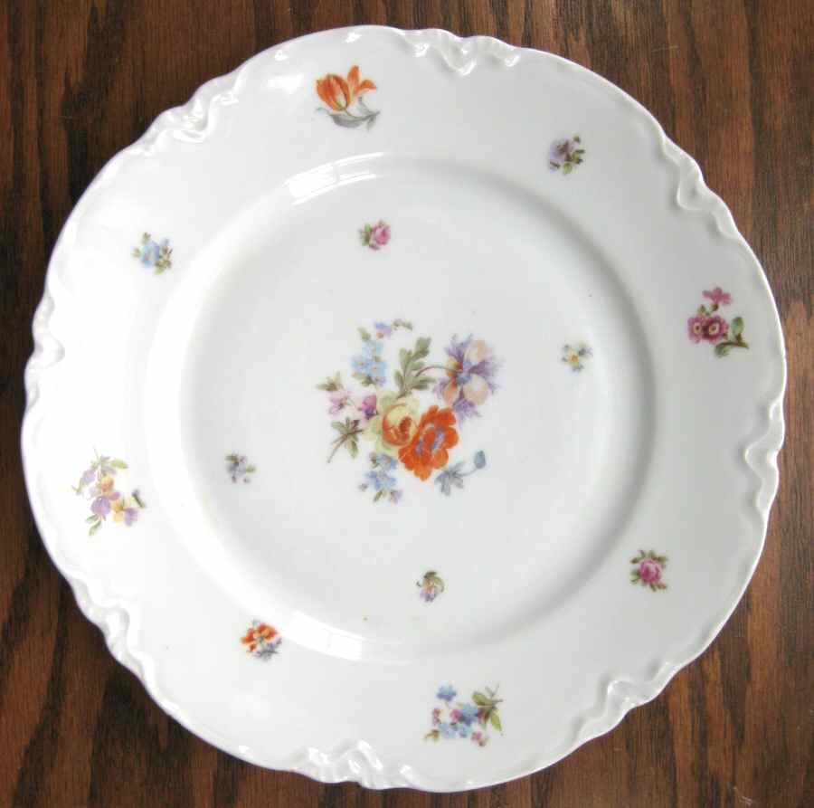 HUT1971 Dinner Plate by Hutschenreuther-1