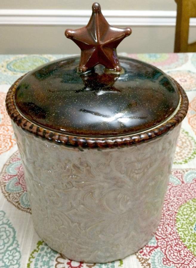 Laredo Cookie Jar & Lid by Homestudio-1