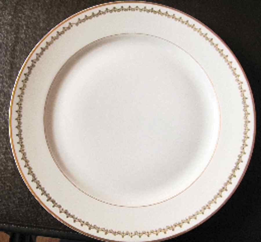 Schleiger 627-1 Dinner Plate by Haviland-1