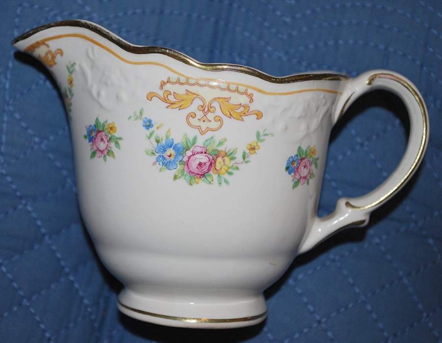 HAR175 Creamer by Harker-1