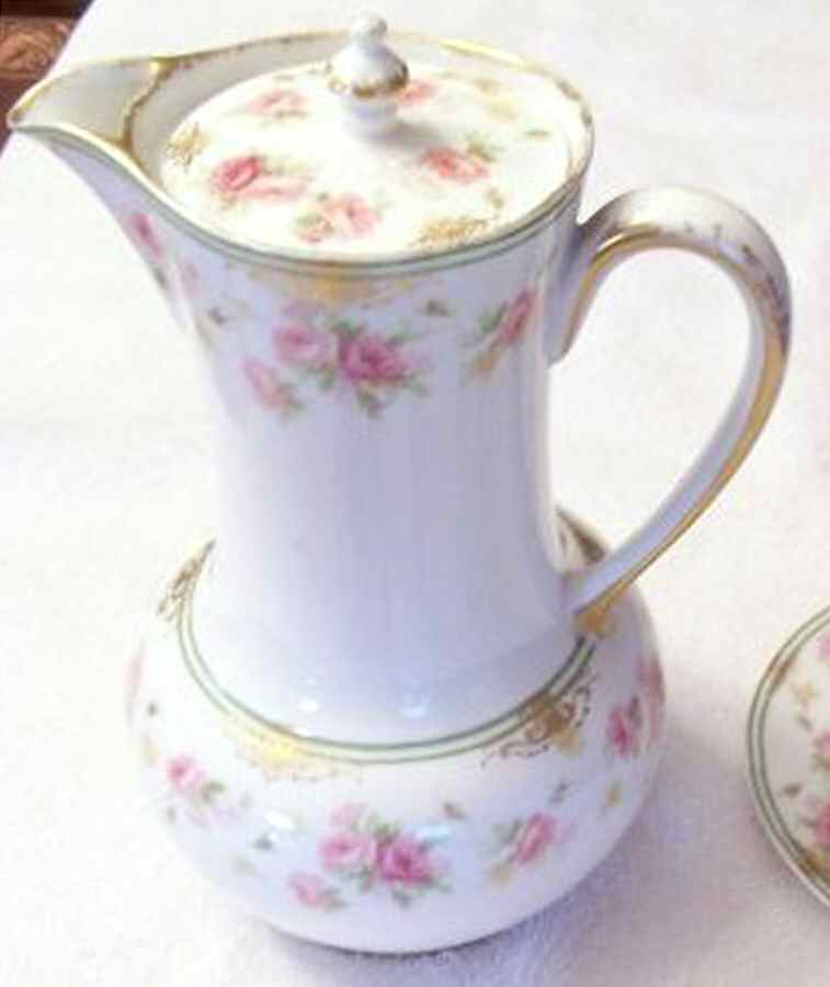 H4065 Chocolate Pot & Lid by Haviland-1