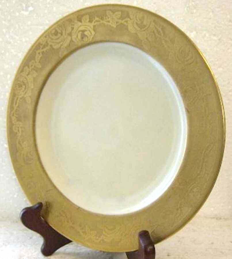 HUT2001 Dinner Plate by Hutschenreuther-1