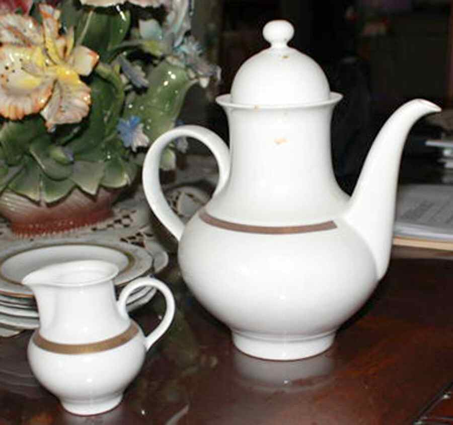 HEP67 Coffee Pot & Lid by Graf Von Henneberg-1