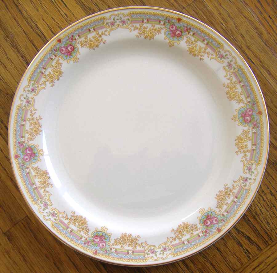 Sienna (Eggshell Nautilus) Dinner Plate by Homer Laughlin -1
