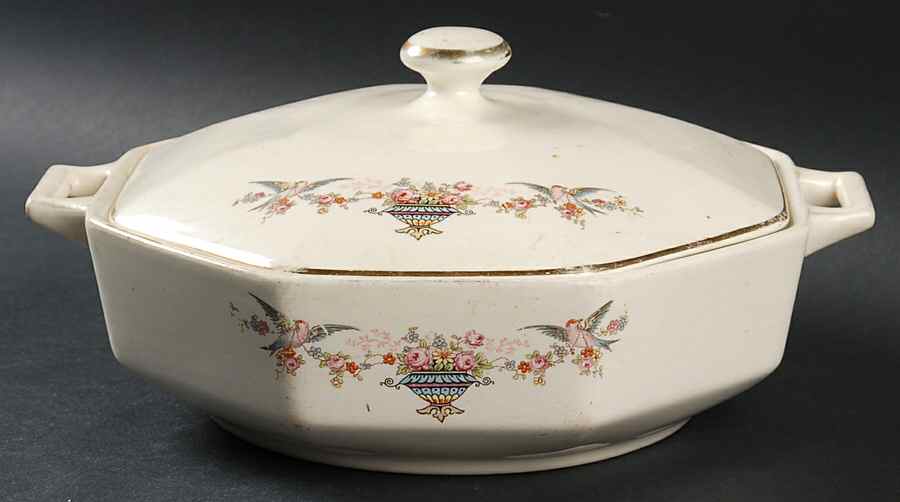 Aj10 Round Covered Vegetable by Homer Laughlin -1
