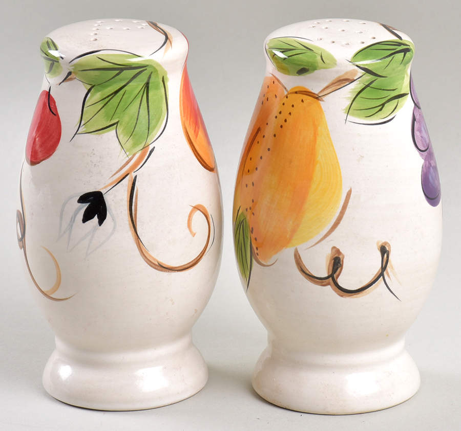 HMQ77 Salt & Pepper Set by Home-1